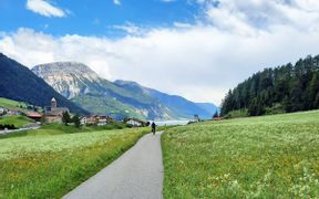 Vom Reschenpass zum Reschensee