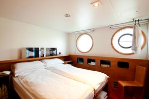 Double cabin