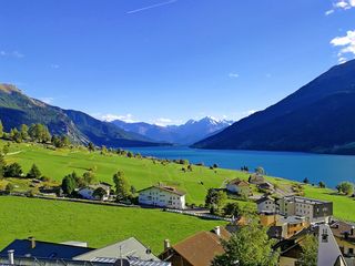 Reschen mit Reschensee