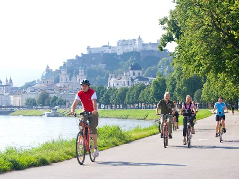 Cyclists on the Salzach
